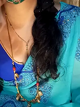 Snapshot of tuttifrutti17 chatting on 01.08.25 tuttifrutti17 online show from 01.08.25