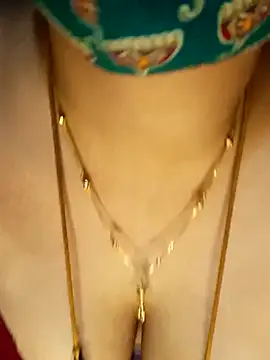 Snapshot of tuttifrutti17 chatting on 01.11.25 tuttifrutti17 online show from 01.11.25