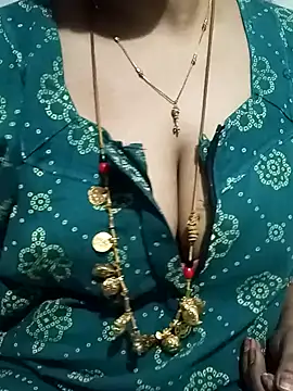 Snapshot of tuttifrutti17 chatting on 01.27.25 tuttifrutti17 online show from 01.27.25