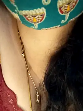 Snapshot of tuttifrutti17 chatting on 02.01.25 tuttifrutti17 online show from 02.01.25