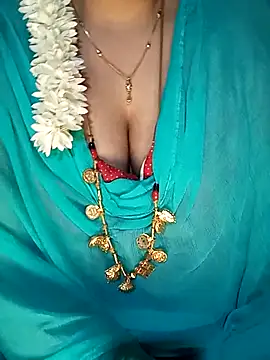 Snapshot of tuttifrutti17 chatting on 02.15.25 tuttifrutti17 online show from 02.15.25