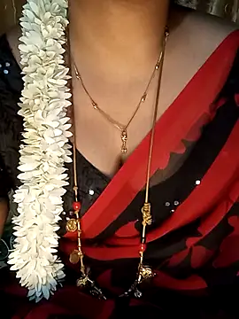 Snapshot of tuttifrutti17 chatting on 02.21.25 tuttifrutti17 online show from 02.21.25