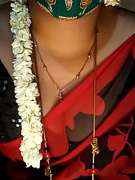 Snapshot of tuttifrutti17 chatting on 03.16.25 tuttifrutti17 online show from 03.16.25