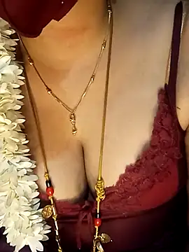 Snapshot of tuttifrutti17 chatting on 03.21.25 tuttifrutti17 online show from 03.21.25