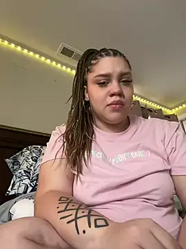 QueenNuttCollector online show from 01.25.25