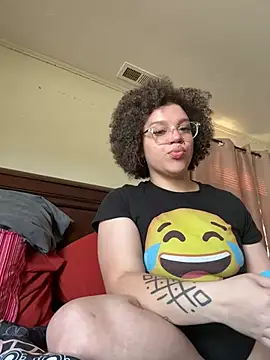 QueenNuttCollector online show from 02.04.26