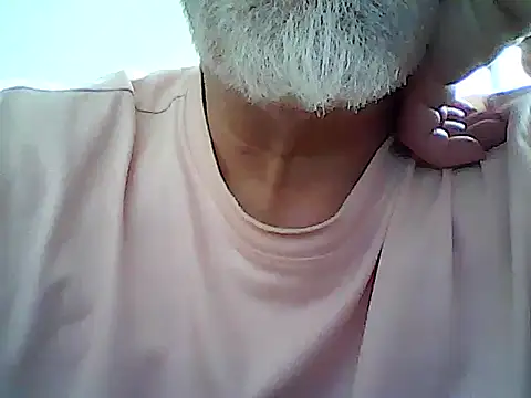 Snapshot of xcimeru chatting on 06.16.26 xcimeru online show from 06.16.26