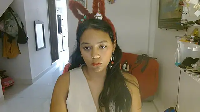 Snapshot of Chiara_petterson chatting on 12.14.25 Chiara petterson online show from 12.14.25
