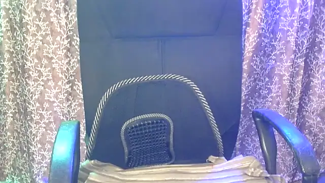 Snapshot of iam-moni2 chatting on 10.07.25 iam-moni2 online show from 10.07.25