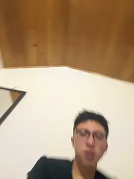 Snapshot of CamiRojas_boy chatting on 10.11.25 CamiRojas boy online show from 10.11.25