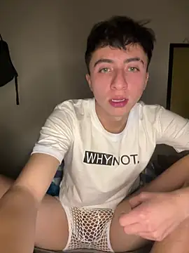 Snapshot of CamiRojas_boy chatting on 07.17.26 CamiRojas boy online show from 07.17.26