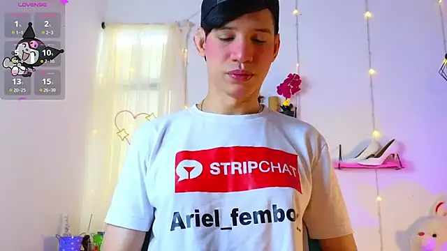Snapshot of Ariel_Femboy_ chatting on 03.16.25 Ariel Femboy  online show from 03.16.25