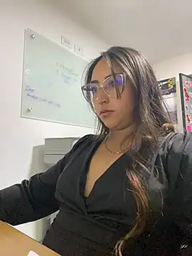 Snapshot of Vaiolet_a chatting on 07.17.26 Vaiolet a online show from 07.17.26