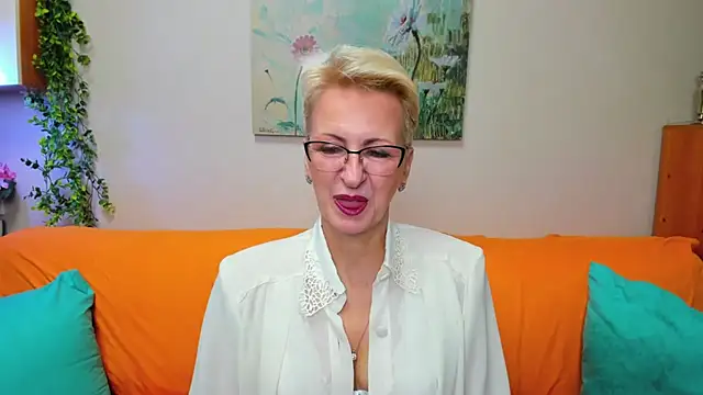 iamyourdream89 online show from 11.16.25