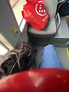 Snapshot of Thepanthera chatting on 10.17.25 Thepanthera online show from 10.17.25