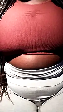 Snapshot of Thepanthera chatting on 12.16.25 Thepanthera online show from 12.16.25