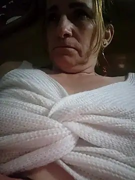 Snapshot of SeductionSilera chatting on 02.28.25 SeductionSilera online show from 02.28.25