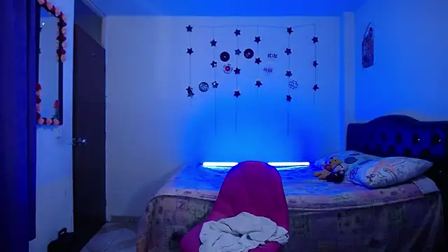 pinky violeta online show from 03.04.25