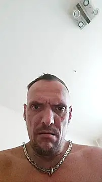 Snapshot of Penispumper81 chatting on 12.20.25 Penispumper81 online show from 12.20.25