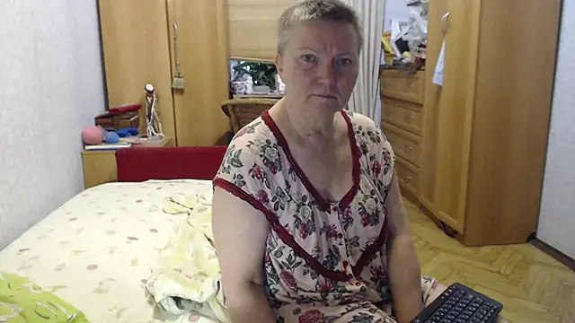 Snapshot of zarinafonliberman chatting on 09.19.25 zarinafonliberman online show from 09.19.25
