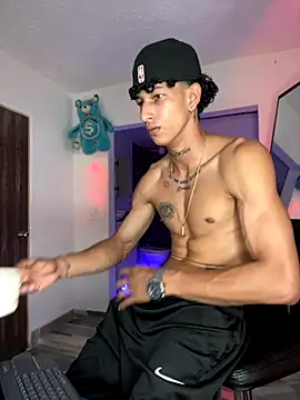 Snapshot of mike_casseano chatting on 09.25.25 mike casseano online show from 09.25.25