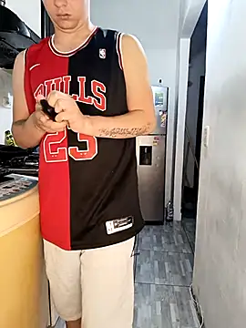 Snapshot of catire2323 chatting on 02.27.25 catire2323 online show from 02.27.25