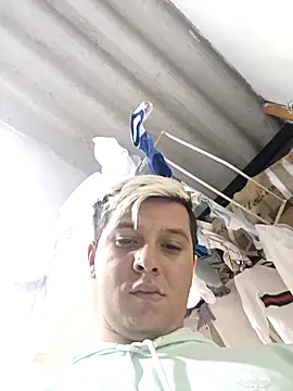 Snapshot of catire2323 chatting on 11.11.25 catire2323 online show from 11.11.25