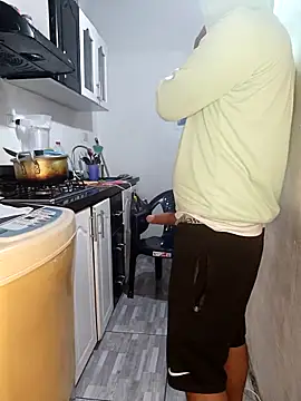 Snapshot of catire2323 chatting on 11.16.25 catire2323 online show from 11.16.25