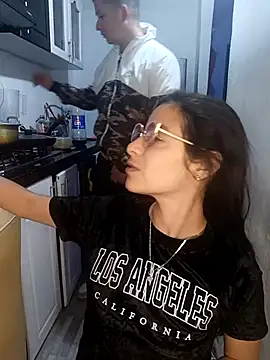 Snapshot of catire2323 chatting on 11.27.25 catire2323 online show from 11.27.25