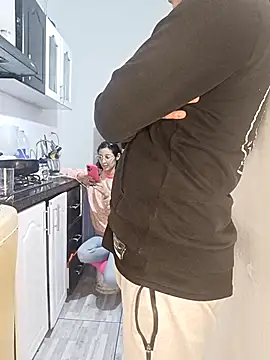 Snapshot of catire2323 chatting on 12.04.25 catire2323 online show from 12.04.25