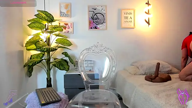 Snapshot of Rachel__Lang chatting on 09.18.25 Rachel Lang online show from 09.18.25