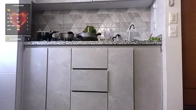 mini kunis online show from 12.10.24