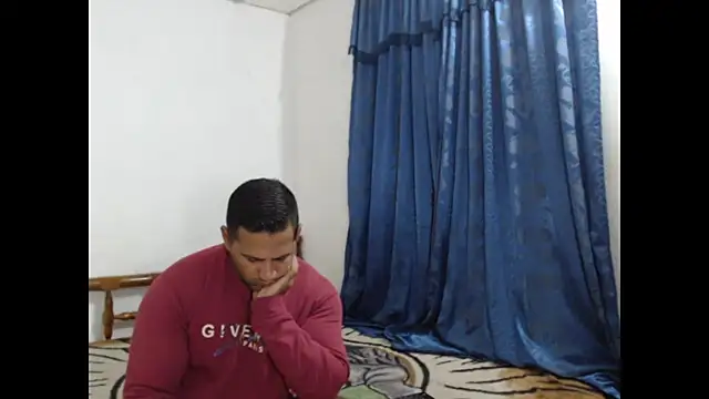 Snapshot of lover_1994 chatting on 10.01.25 lover 1994 online show from 10.01.25