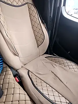 Snapshot of Freezing_Duck chatting on 12.20.25 Freezing Duck online show from 12.20.25