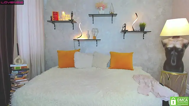 Snapshot of StripBianka chatting on 02.17.25 StripBianka online show from 02.17.25