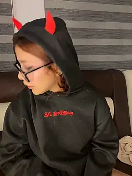 Snapshot of crystal_bunny7 chatting on 03.10.25 crystal bunny7 online show from 03.10.25