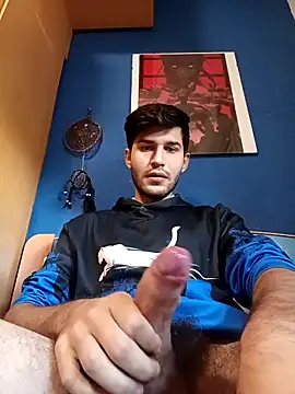 Snapshot of Esti02 chatting on 10.11.25 Esti02 online show from 10.11.25