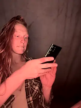 Snapshot of GoldenFlameGoddess chatting on 11.12.25 GoldenFlameGoddess online show from 11.12.25