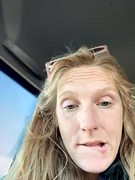 Snapshot of GoldenFlameGoddess chatting on 11.15.25 GoldenFlameGoddess online show from 11.15.25