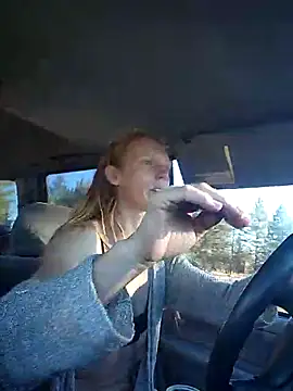 Snapshot of GoldenFlameGoddess chatting on 11.20.25 GoldenFlameGoddess online show from 11.20.25