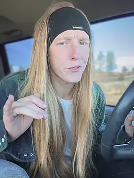 Snapshot of GoldenFlameGoddess chatting on 11.23.25 GoldenFlameGoddess online show from 11.23.25