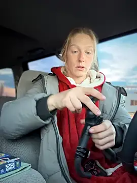 Snapshot of GoldenFlameGoddess chatting on 11.30.25 GoldenFlameGoddess online show from 11.30.25