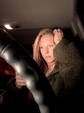 Snapshot of GoldenFlameGoddess chatting on 12.03.25 GoldenFlameGoddess online show from 12.03.25