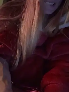 Snapshot of GoldenFlameGoddess chatting on 12.21.25 GoldenFlameGoddess online show from 12.21.25