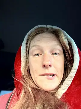 Snapshot of GoldenFlameGoddess chatting on 01.13.26 GoldenFlameGoddess online show from 01.13.26