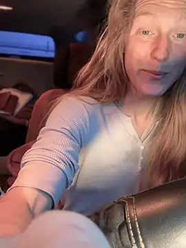 Snapshot of GoldenFlameGoddess chatting on 02.11.26 GoldenFlameGoddess online show from 02.11.26