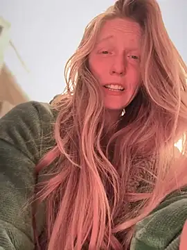 Snapshot of GoldenFlameGoddess chatting on 02.22.26 GoldenFlameGoddess online show from 02.22.26