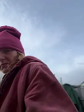 Snapshot of GoldenFlameGoddess chatting on 02.25.26 GoldenFlameGoddess online show from 02.25.26