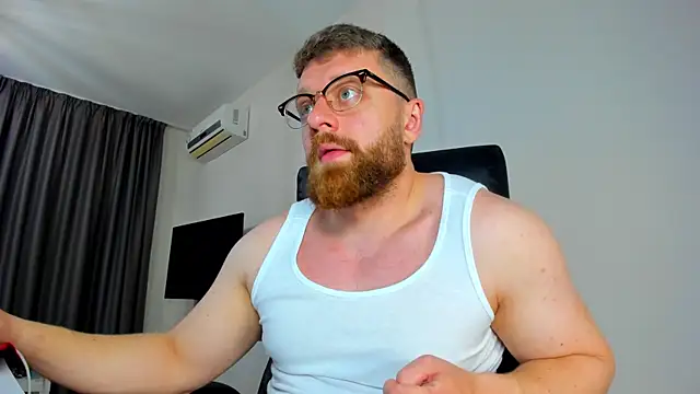 Snapshot of Findom_guy chatting on 04.20.26 Findom guy online show from 04.20.26