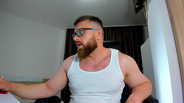Snapshot of Findom_guy chatting on 06.02.26 Findom guy online show from 06.02.26